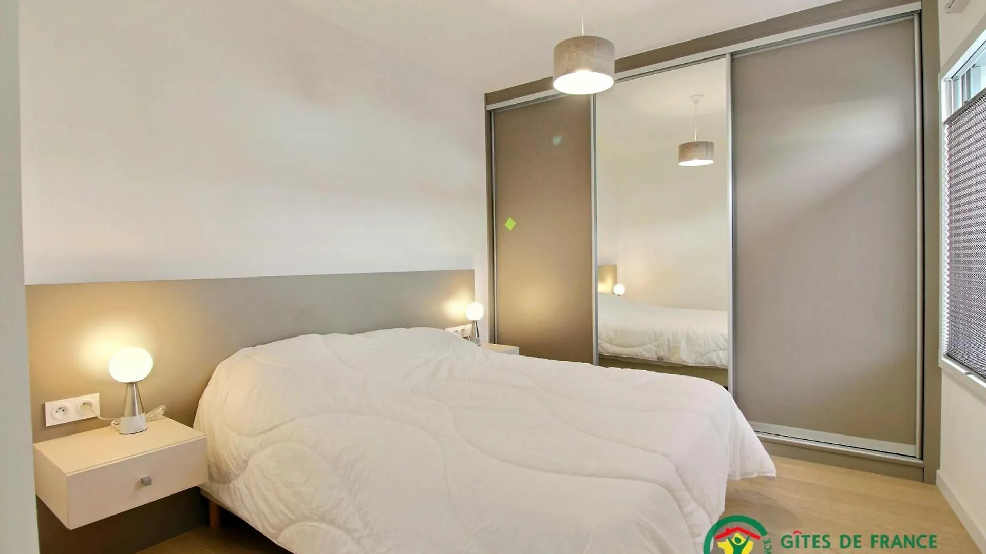 Apartamento Ref 256 - Larmor-Plage T2 En Rdc Plein Bourg Avec Terrasse Sur Rue Principale Et Parking 0*,  Francia